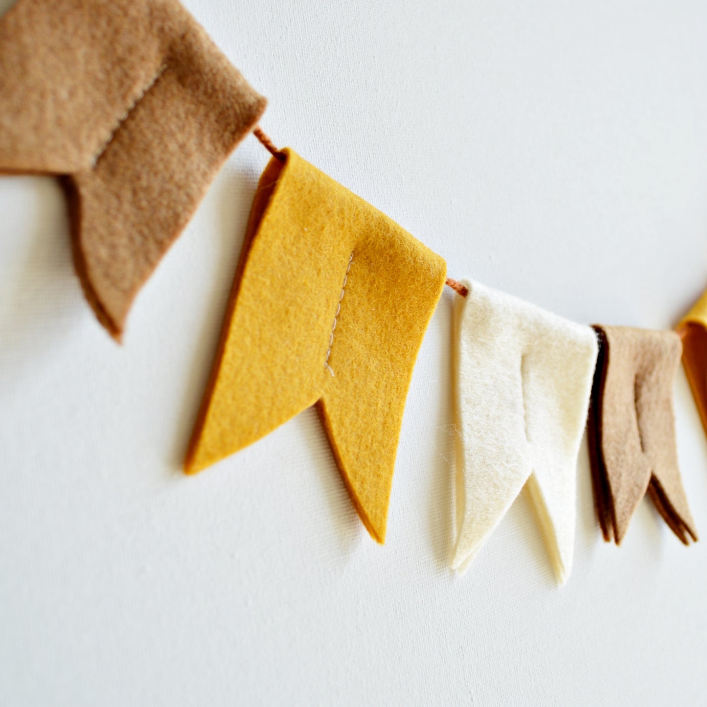 Viltslinger met Mosterdgeel