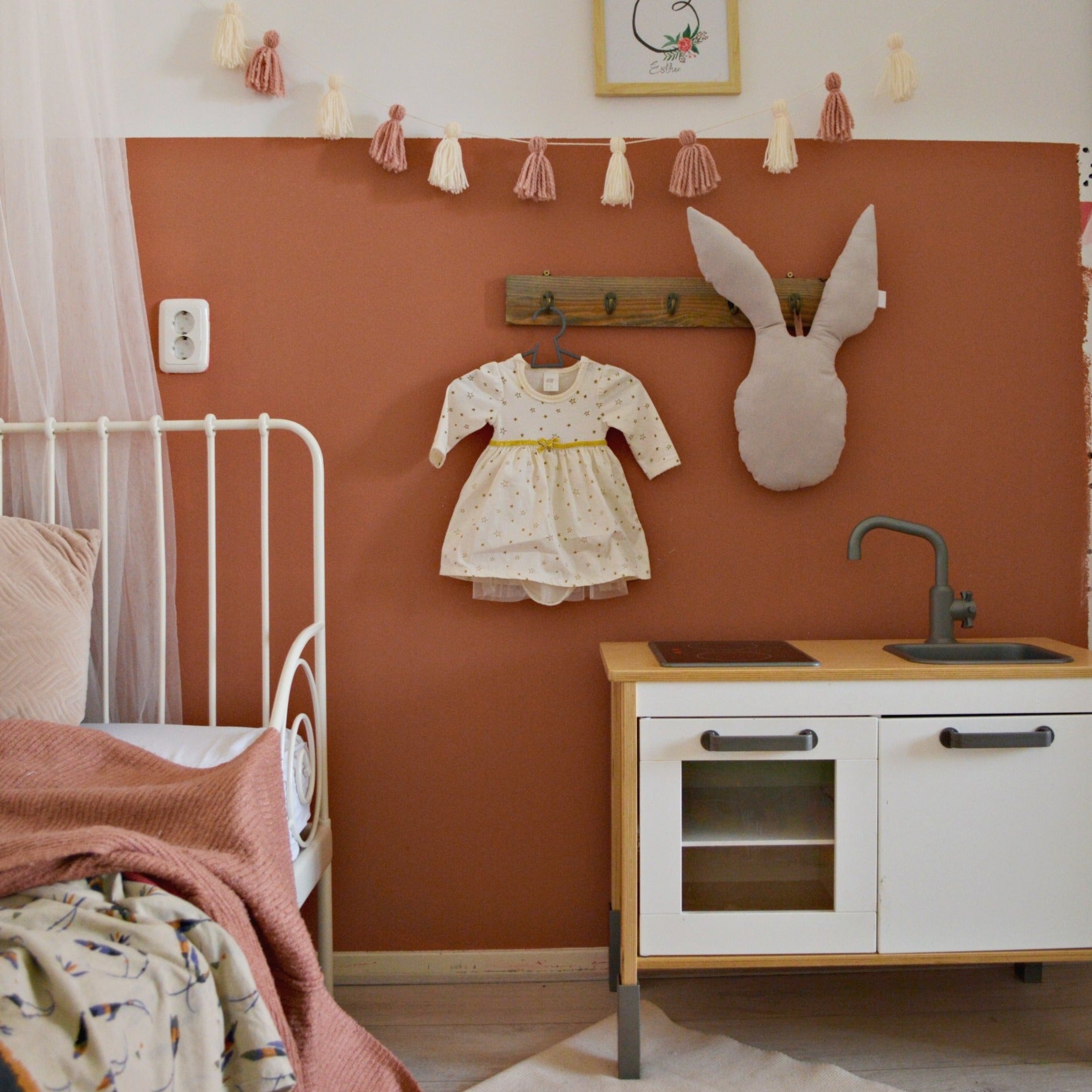 Lièvre - Décoration murale chambre bébé / coussin - gris argent –  Pompelmoes Kids