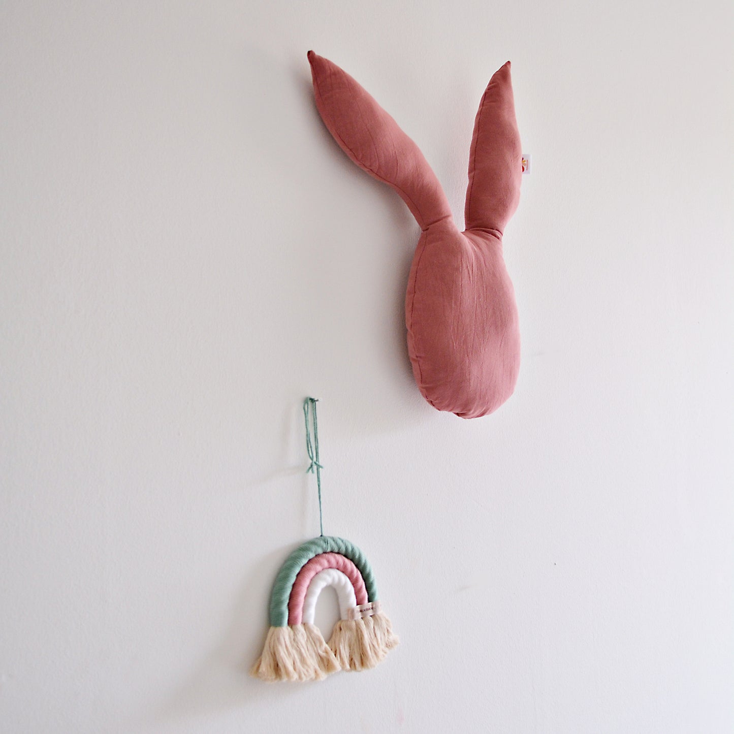 Haas - Muurdecoratie Babykamer / kussen - Oudroze