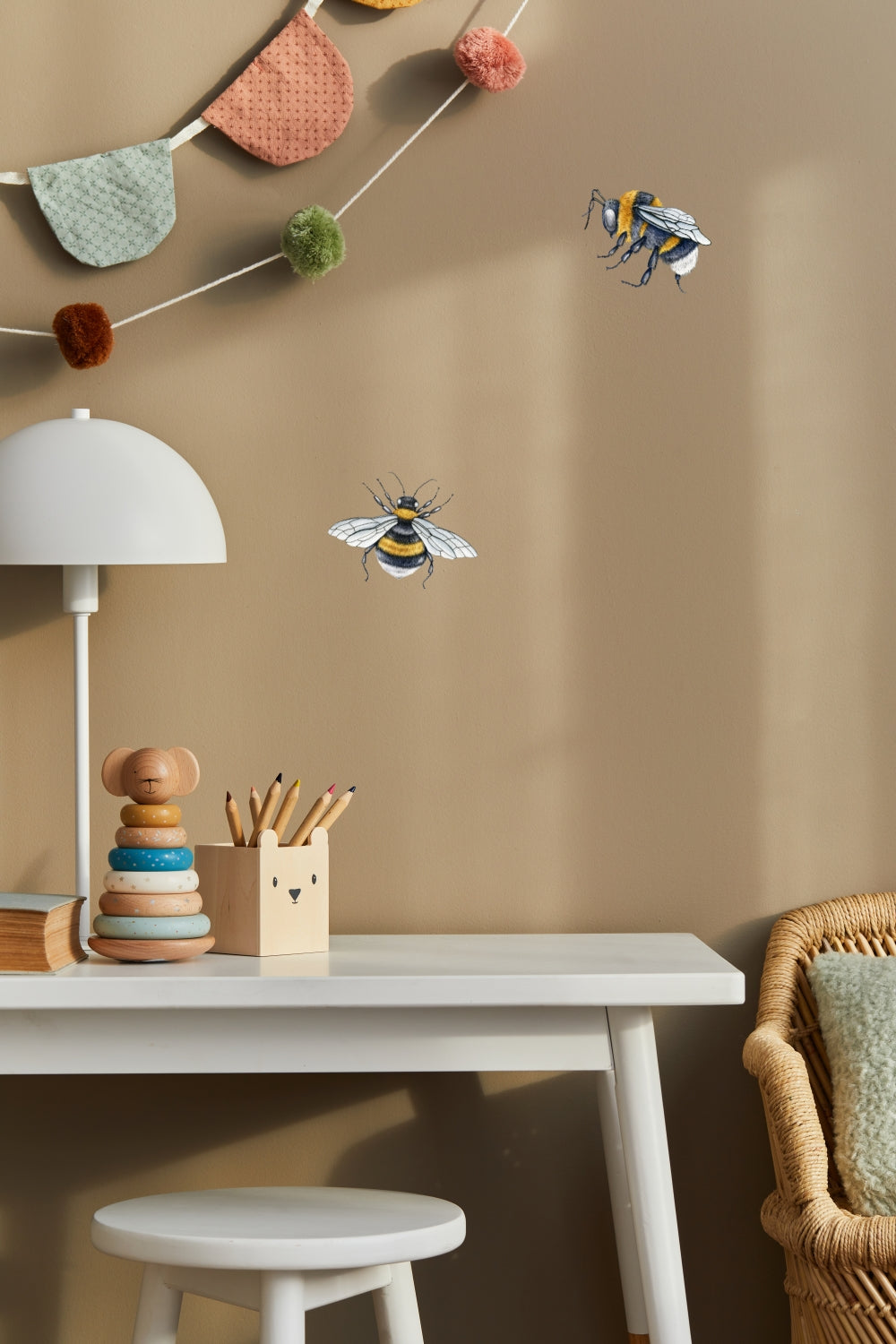 hommel babykamer muursticker