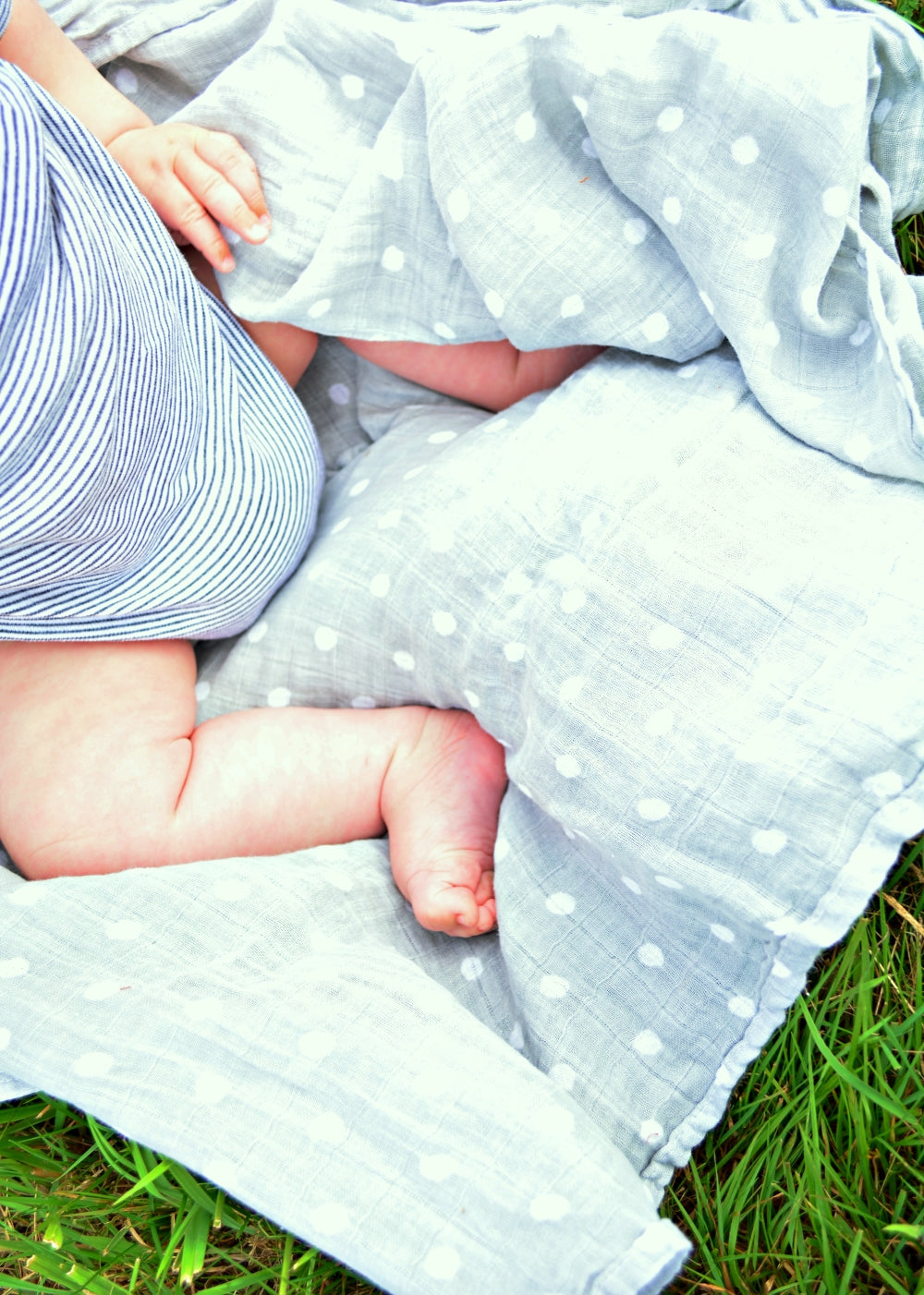 Hydrophilic swaddling cloth - Silver gray Diaper with dots