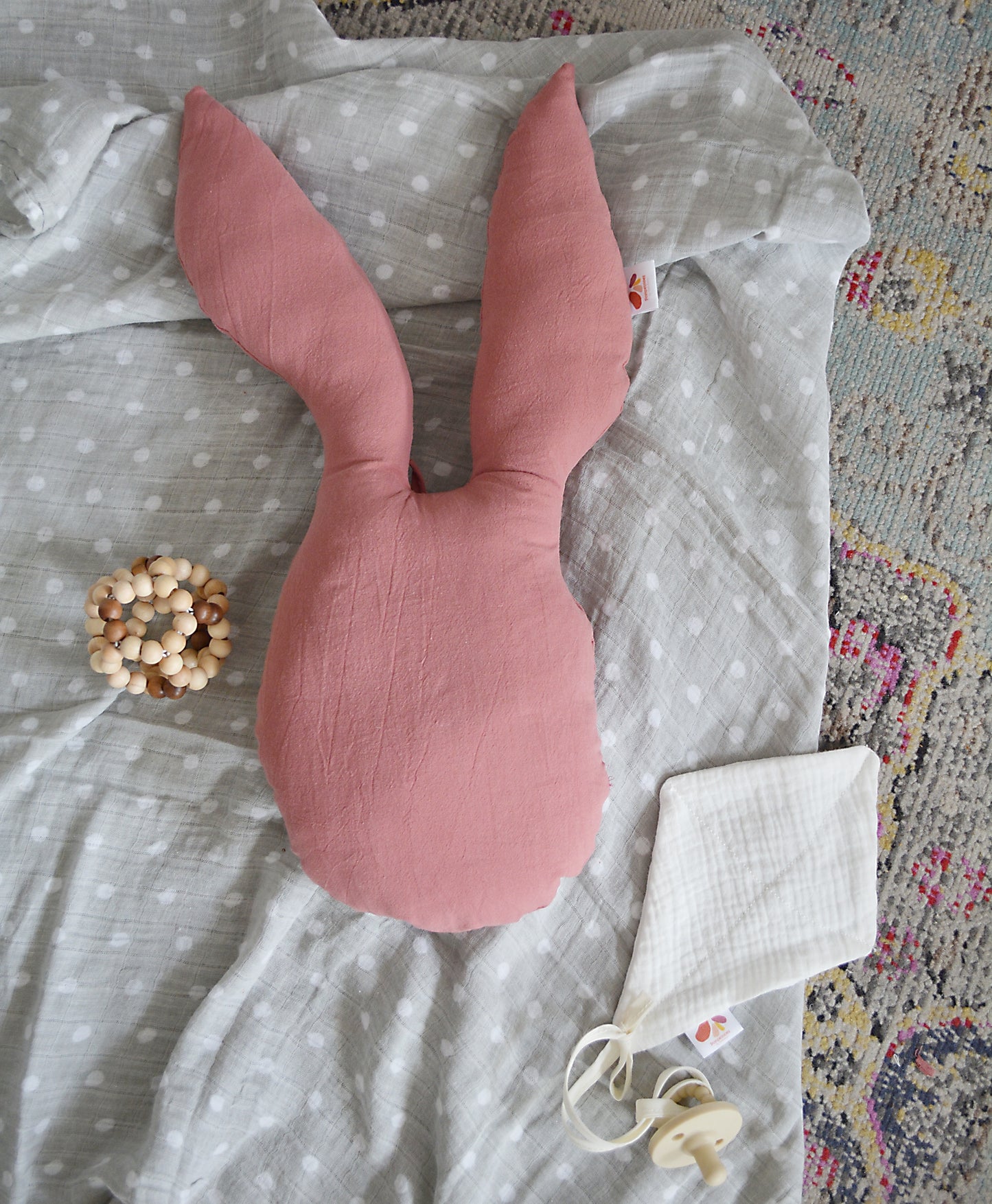 Hare - Wall decoration Baby room / pillow - Old pink