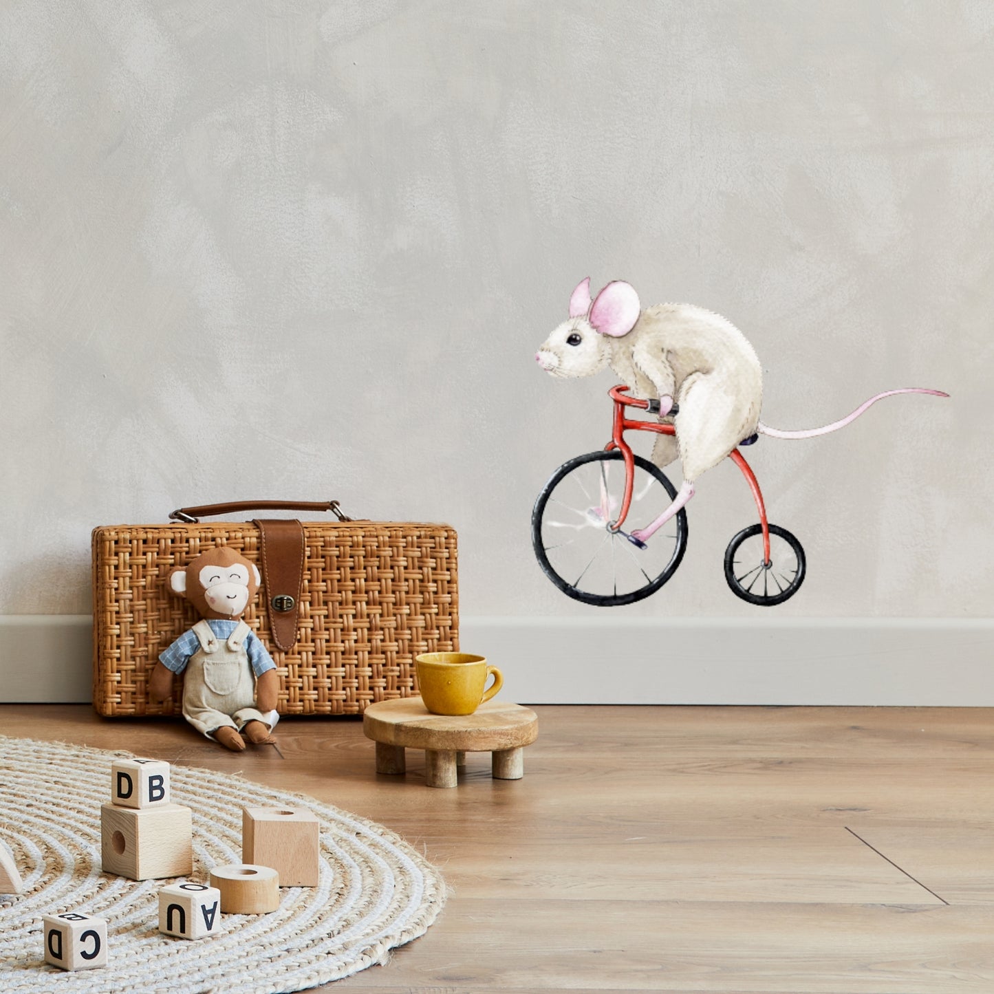 The mouse on an adventure - Animal wall sticker
